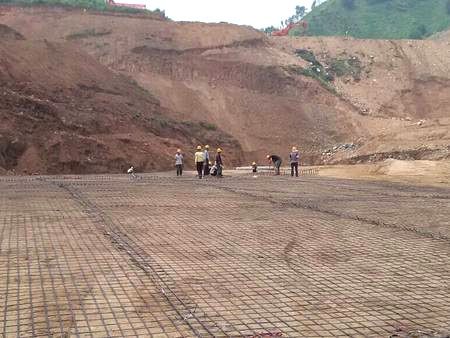 湖南瀏陽鋼塑70格柵路基加固